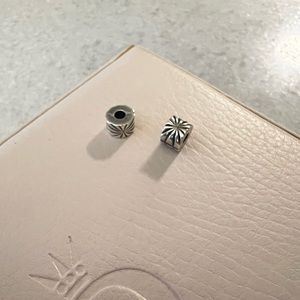 Pandora sunburst clip-set of two